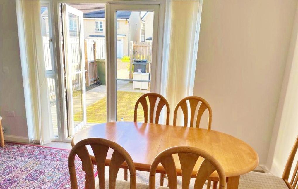 Newbuild - 3 Bedrooms, 2 Baths,5 Mins From Airport EDI Exterior foto