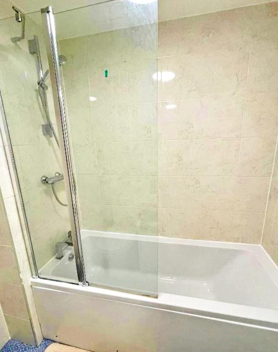 Newbuild - 3 Bedrooms, 2 Baths,5 Mins From Airport EDI Exterior foto
